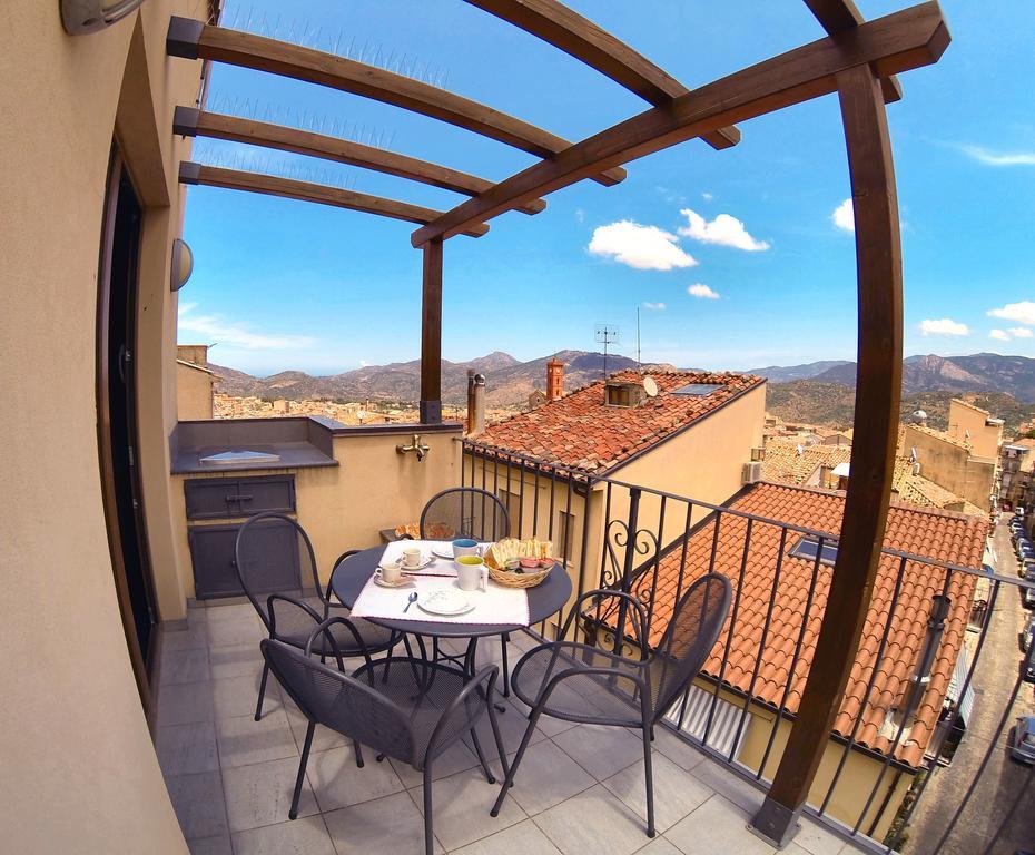 Case Spazioscena - Euterpe Castelbuono  Exterior photo