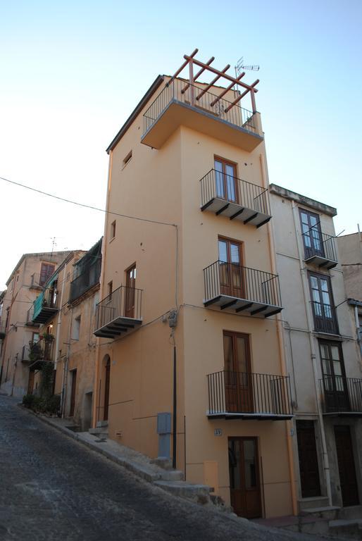 Case Spazioscena - Euterpe Castelbuono  Exterior photo