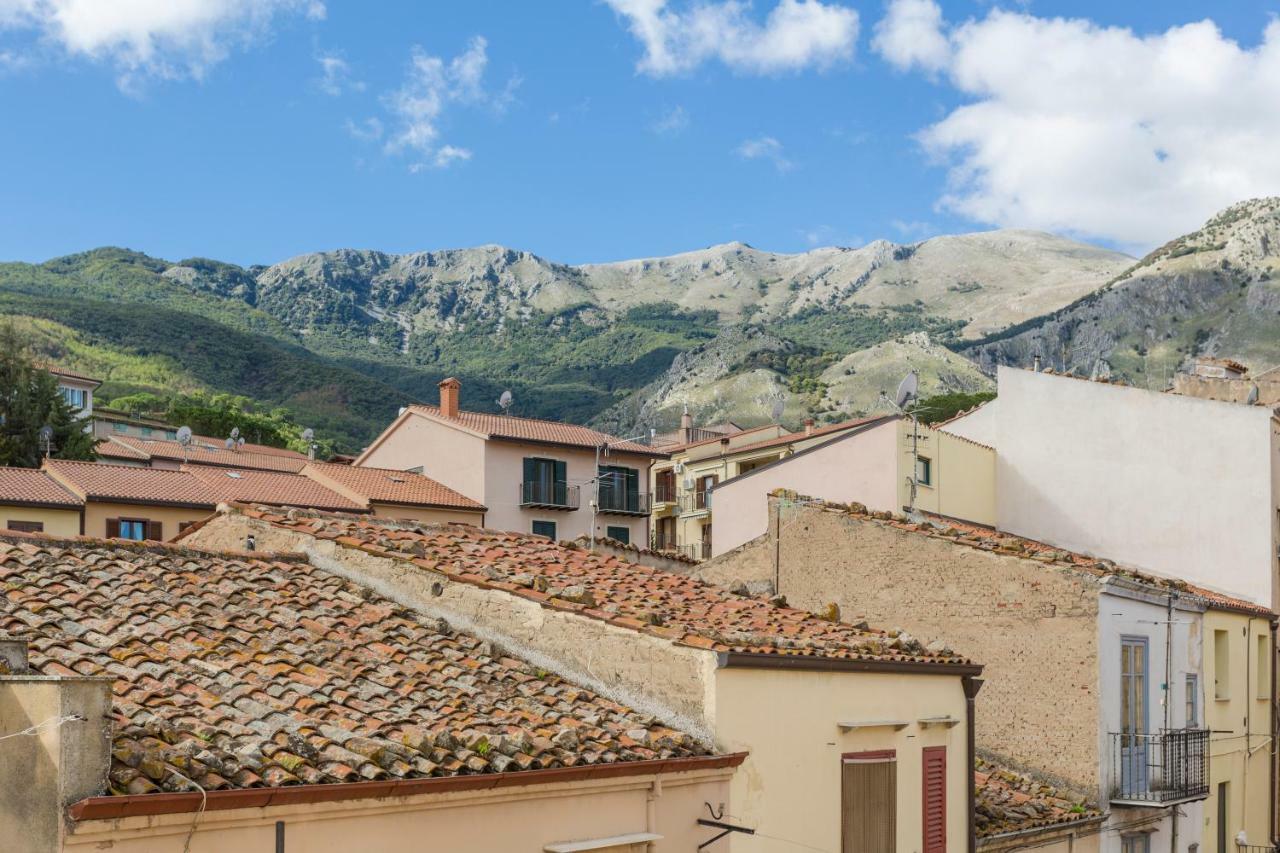 Case Spazioscena - Euterpe Castelbuono  Exterior photo