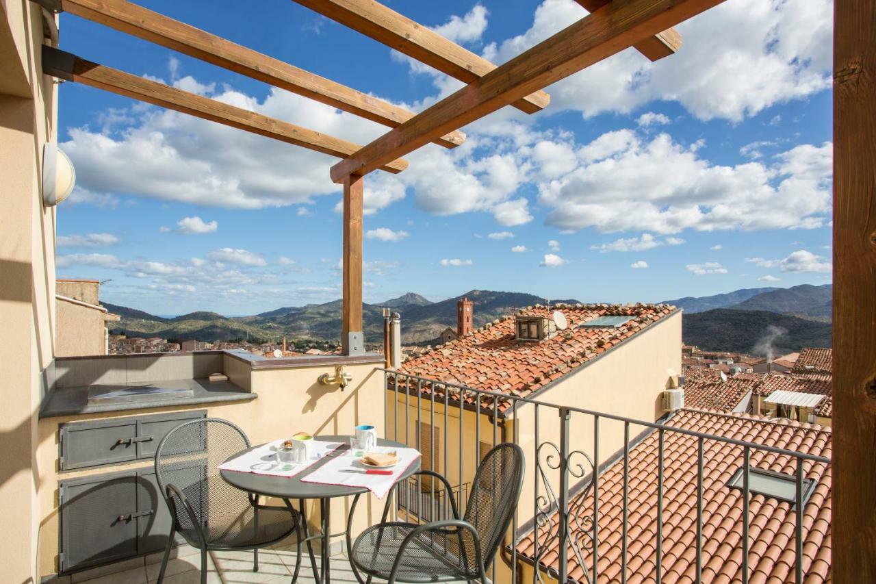 Case Spazioscena - Euterpe Castelbuono  Exterior photo
